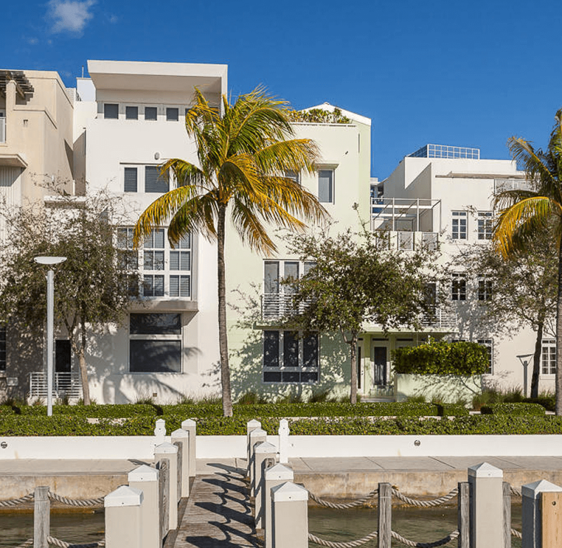6109 Laguna Dr W Miami Beach 